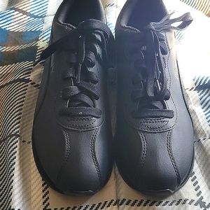 ❗️SALE NWT Women’s Puma Soft Foam Athletic Sneaker